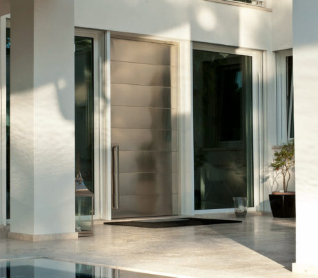 Entry Door in steel with Pivot Hinge