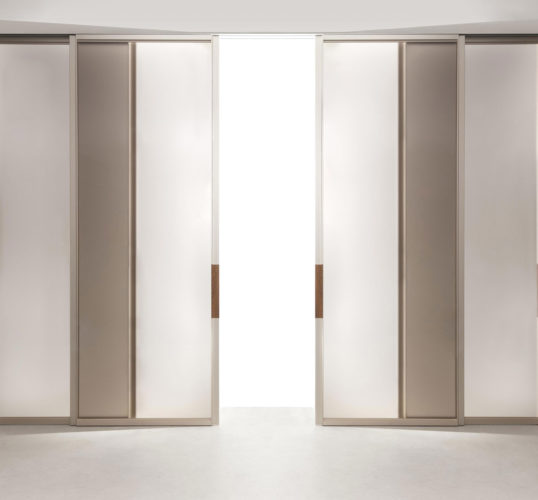 Quinta: + Frame Doors