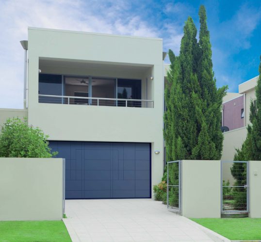 Ara Garage Doors by Silverlox. Stylish modern house front